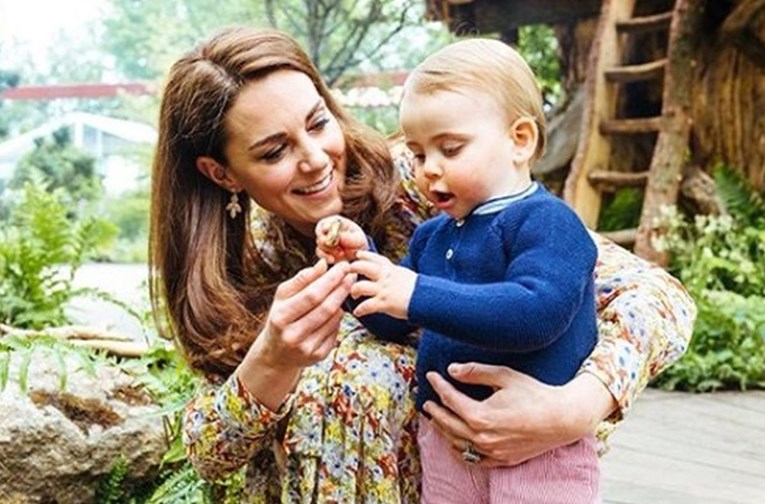 Objavljene nove fotke obitelji princa Williama, maleni Louis ukrao svu pažnju