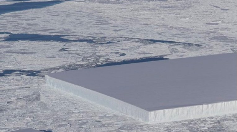 NASA objavila fotografiju savršeno pravokutnog ledenjaka. Kako je to moguće?