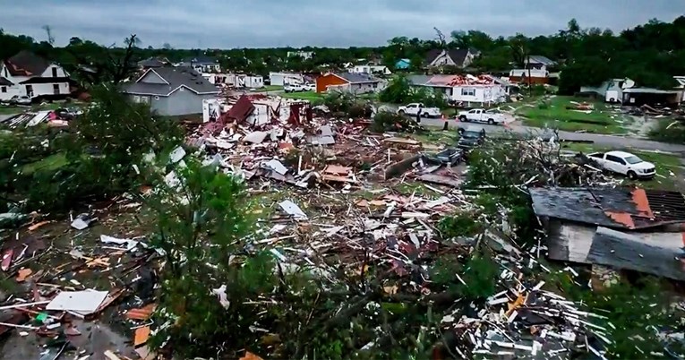 VIDEO Ovo su posljedice tornada koji su poharali Oklahomu. Najmanje petero poginulih