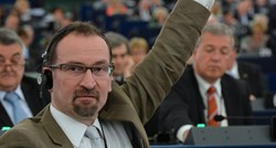 Orbanov europarlamentarac koji je s muškarcima orgijao u Bruxellesu napustio stranku