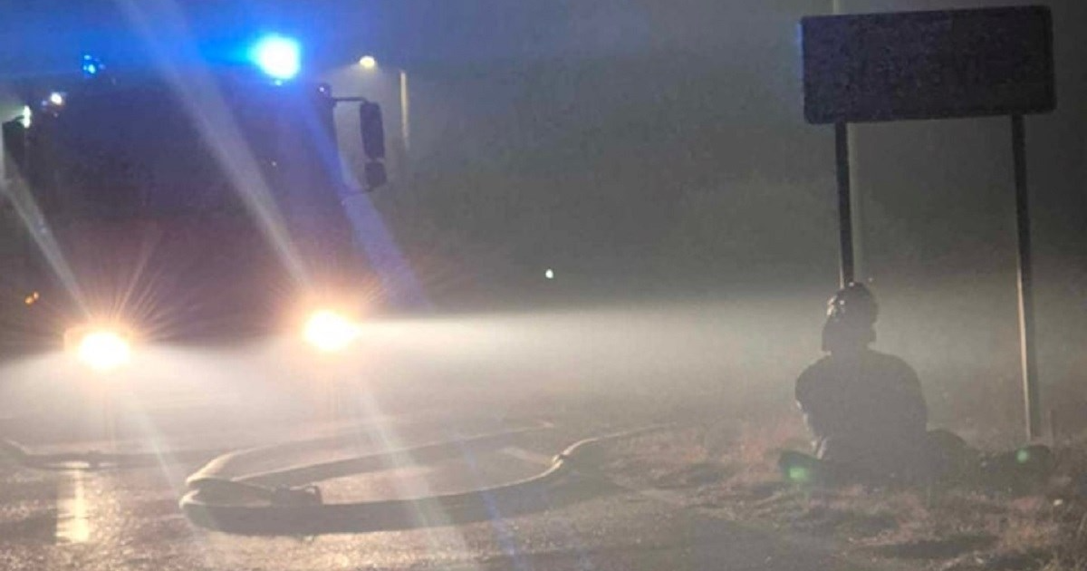 Ovo je iscrpljeni vatrogasac nakon besane noći. "Slika koja sve govori"