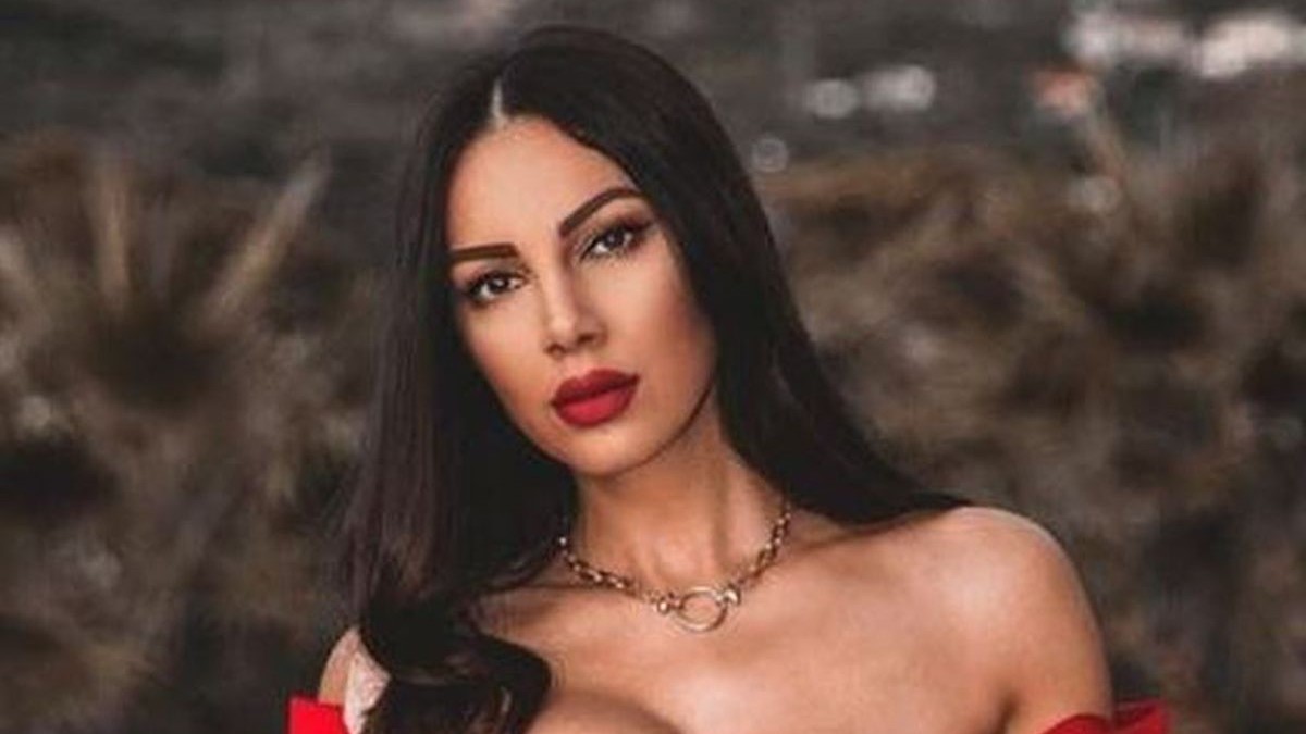 Žanamari Perčić pozirala u haljini koja joj je jedva obuzdala grudi