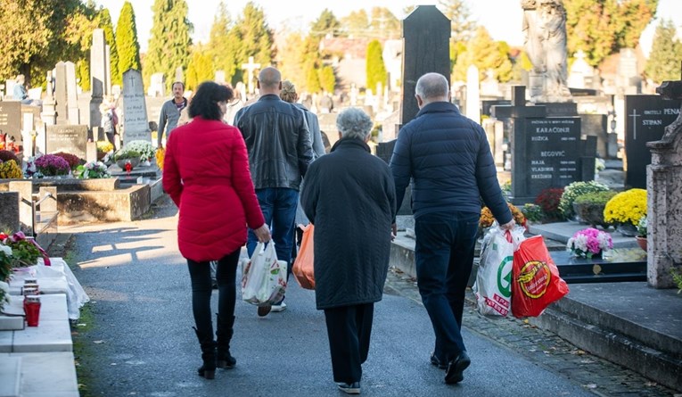 Sunčana elektrana izgrađena na Centralnom groblju u Osijeku