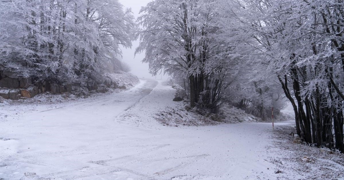 Na Zavižanu pao snijeg, pogledajte fotografije