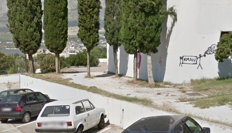Naoružani muškarac upao u trgovinu punu djece u Splitu i pokušao je opljačkati