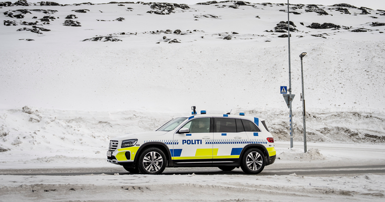 Danska šalje policajce i pse tragače na Grenland uoči dolaska Vanceove supruge