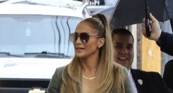 Jennifer Lopez odiše seksepilom i u širokim hlačama