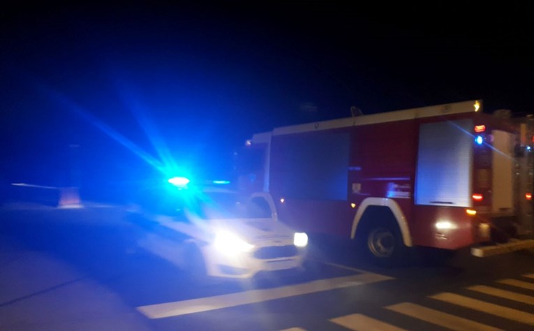 Požar u Radničkoj u Zagrebu, gori tvornica papira