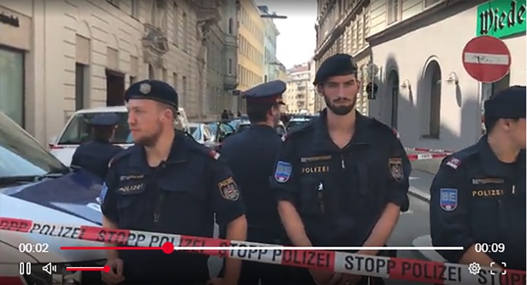 VIDEO Usred bijela dana muškarac je na ulici u Beču ubio ženu, zatim i sebe