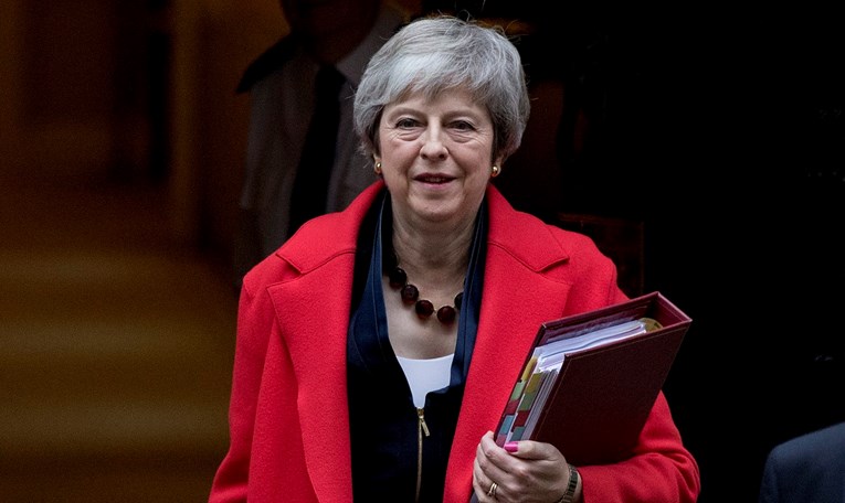 Theresa May otvorila petodnevnu raspravu o Brexitu