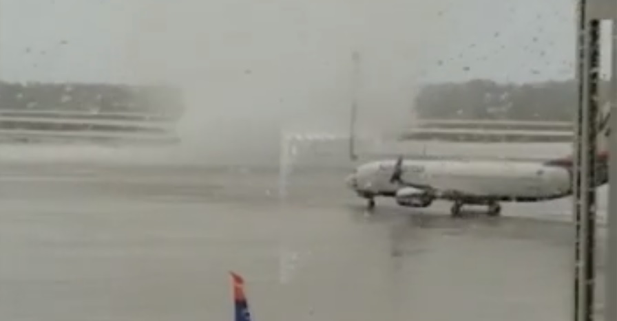 VIDEO Tornado razbacao sve na aerodromu na kojem su dinamovci čekali let