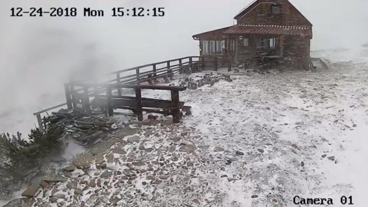 VIDEO Crveni alarm u Dalmaciji, puše orkanska bura, na Dinari snježna mećava