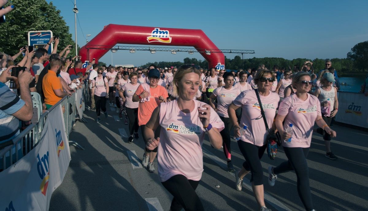 Osma dm ženska utrka okupila je rekordnih 15.000 trkačica i malih trkača