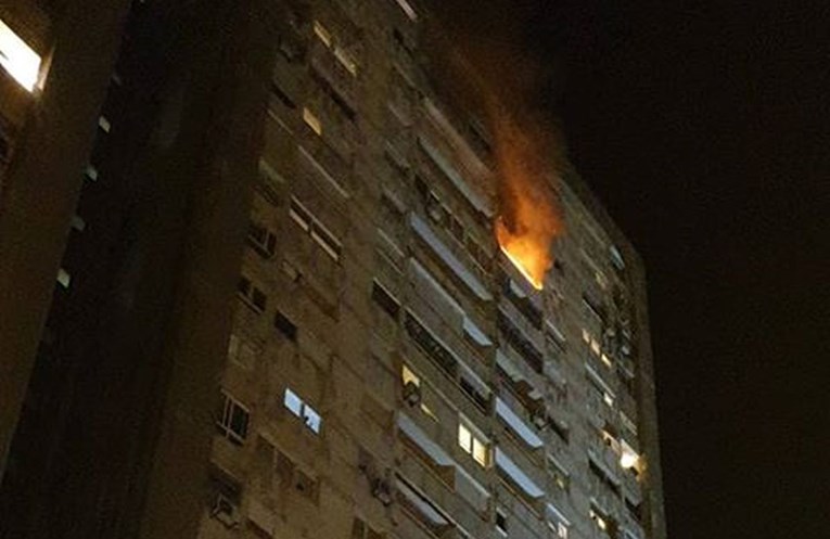 VIDEO Zapalio se stan u zagrebačkom neboderu