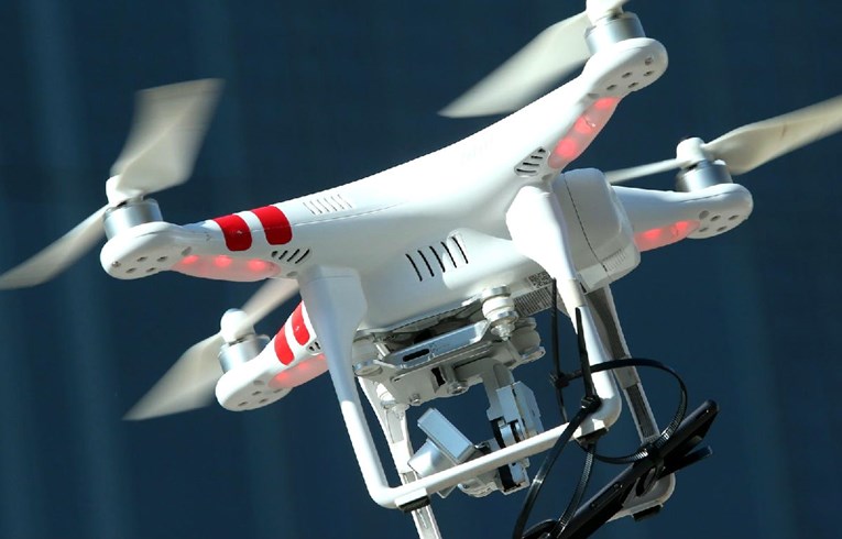Dozvolu za upravljanje dronom odsad možete dobiti online