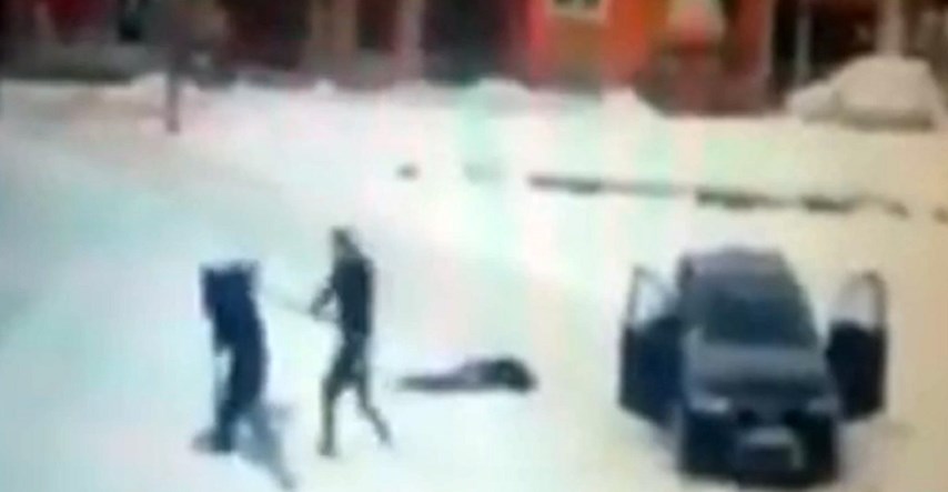 VIDEO Policajac i njegov prijatelj u Srbiji letvom prebili dvojicu tinejdžera