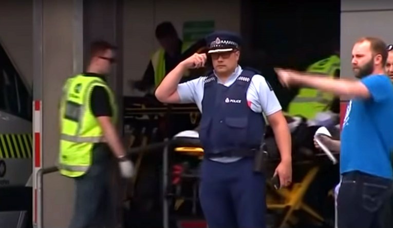 Napadač na Novom Zelandu pucao u džamijama, ubijeno 49 ljudi