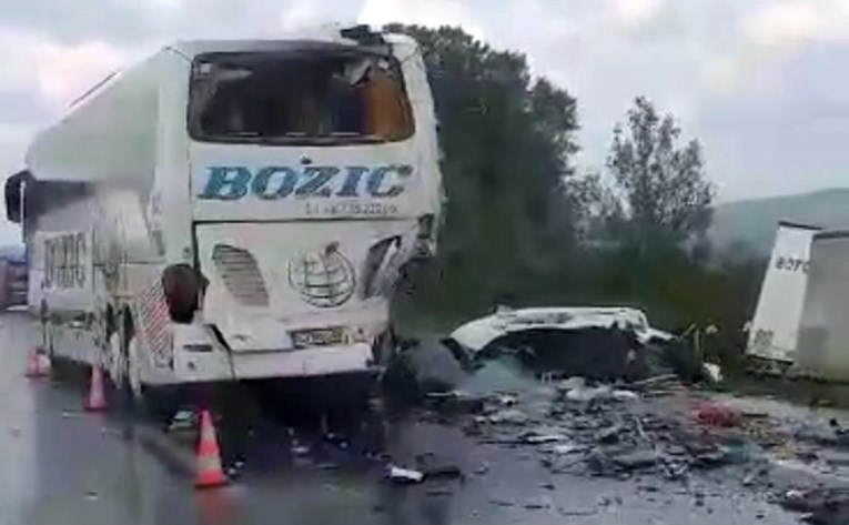 Nesreća kamiona i autobusa na autocesti A3: Jedan mrtav, najmanje 10 ozlijeđenih