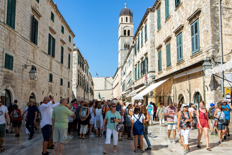 Iz draguljarnice u Dubrovniku ukrao naušnice vrijedne 10.000 eura