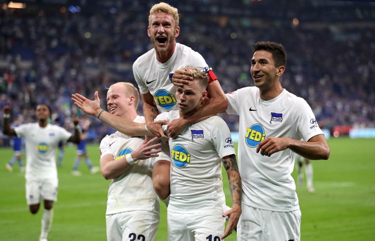Slovak Duda zabio jedan od najljepših golova sezone, Hertha srušila Schalke