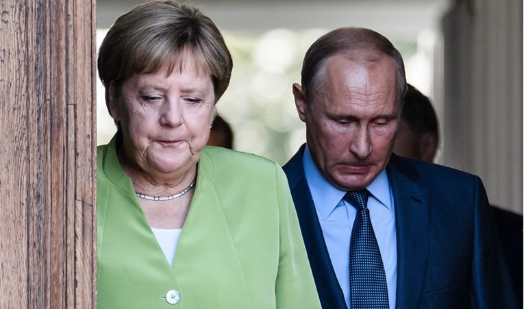 Merkel traži od Rusije da spriječi humanitarnu krizu u Siriji
