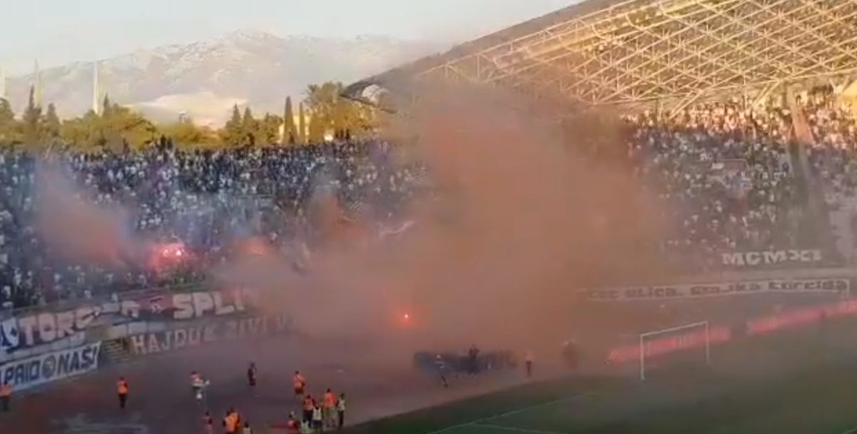 VIDEO 20 tisuća navijača grmjelo na Poljudu, uz bakljadu u drugom dijelu
