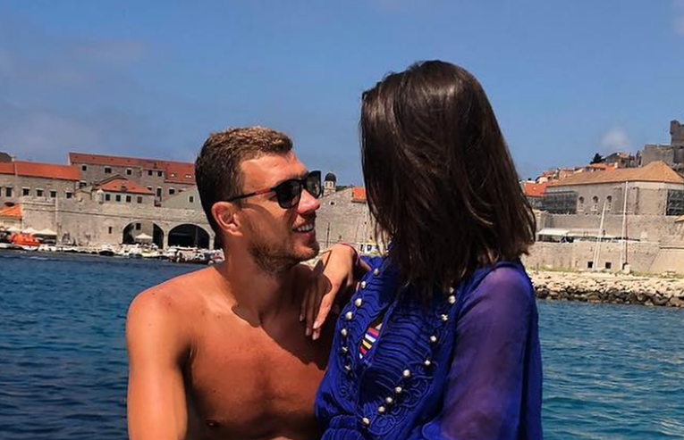Edin Džeko i njegova seksi žena ljetuju u Dubrovniku, objavili vruće fotke s broda