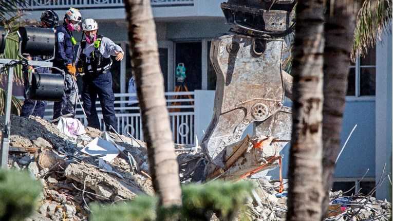 Završava se traganje za preživjelima ispod ruševina zgrade na Floridi
