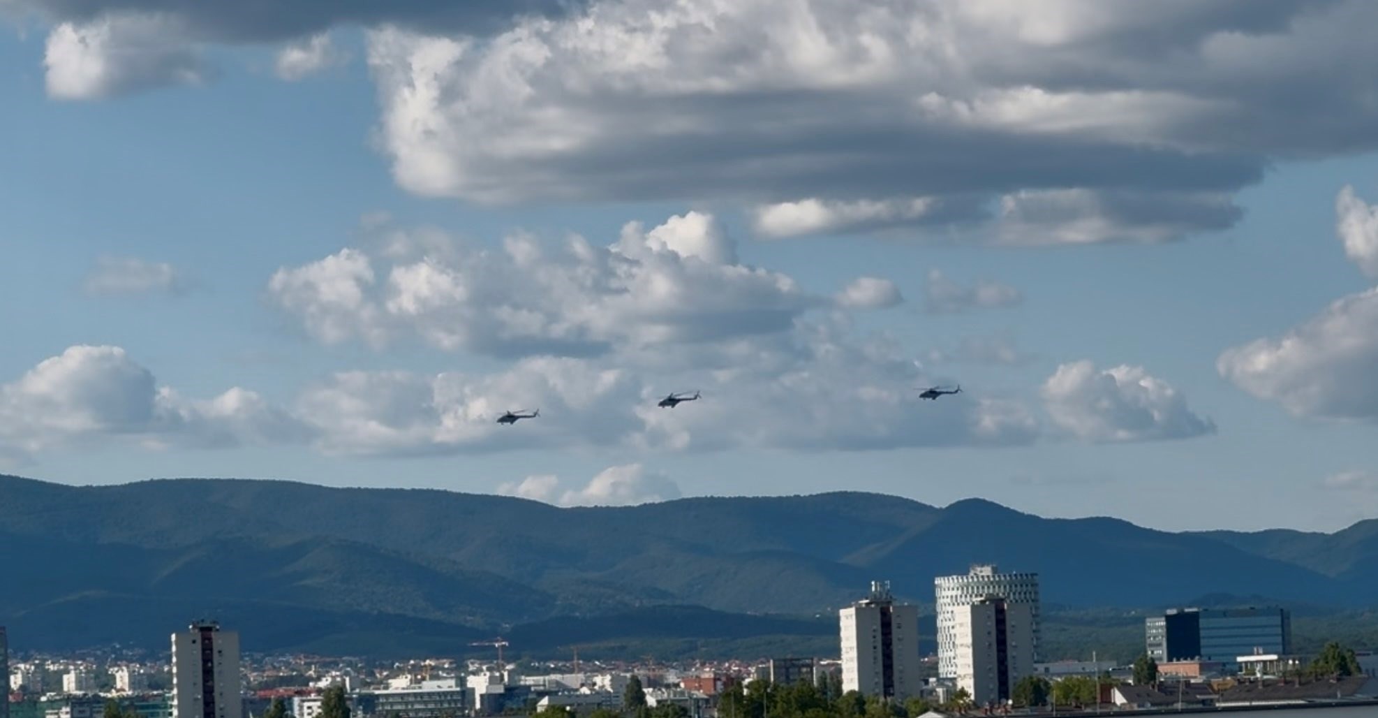VIDEO U Zagrebu održana letačka proba za mimohod. Sutra velika blokada prometa