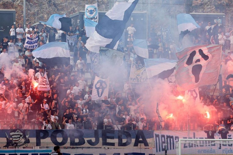 Armada na Maksimiru skandirala "O Hrvatska, nezavisna država"