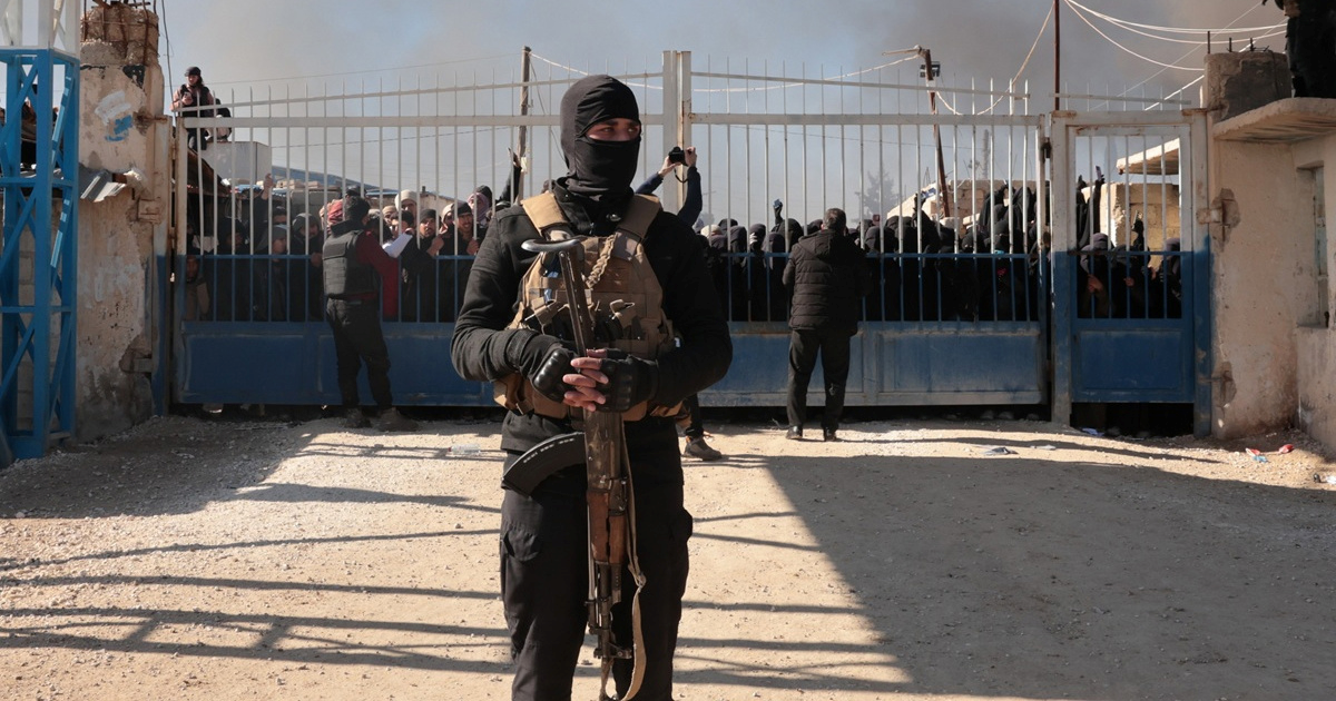 FOTO Sirijska vojska preuzima kontrolu nad pritvorskim kampom za osumnjičene za IS