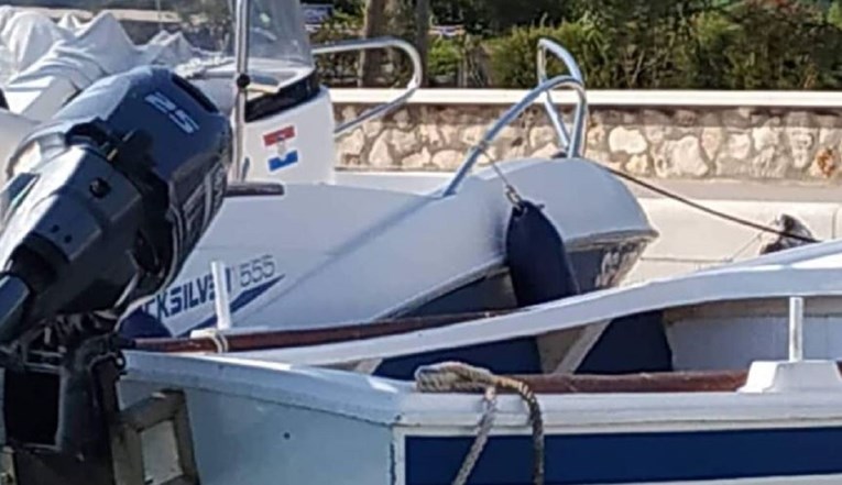 Brod iz Dalmacije zbog imena postao hit na Fejsu: "Pravi domaći"
