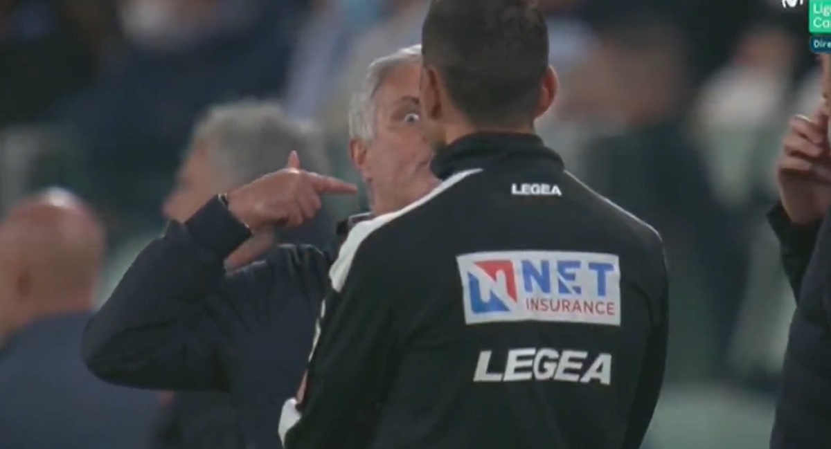 Pogledajte kako je bijesni Mourinho urlao na suca