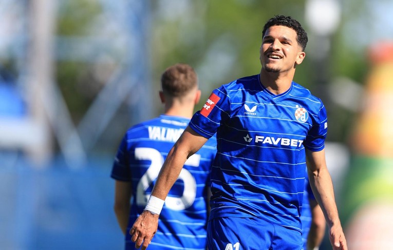 Najtrofejniji klub na svijetu predstavio Bakrara
