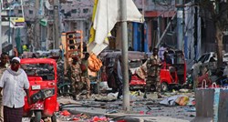 Najmanje 100 mrtvih i 300 ozlijeđenih u eksplozijama automobila bombi u Somaliji