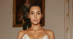 "Tako izgledaš kad izvadiš 2 rebra": Kim Kardashian zgrozila ljude novim slikama