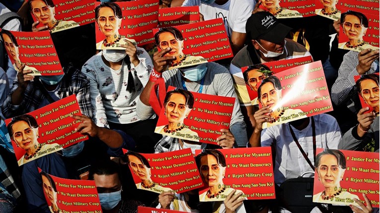 Svrgnuta mjanmarska čelnica suočena s novim optužbama za korupciju