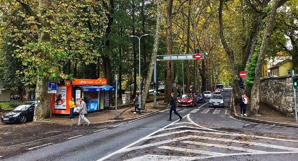 Muškarac zadavio suprugu u centru Bihaća, u bijegu je