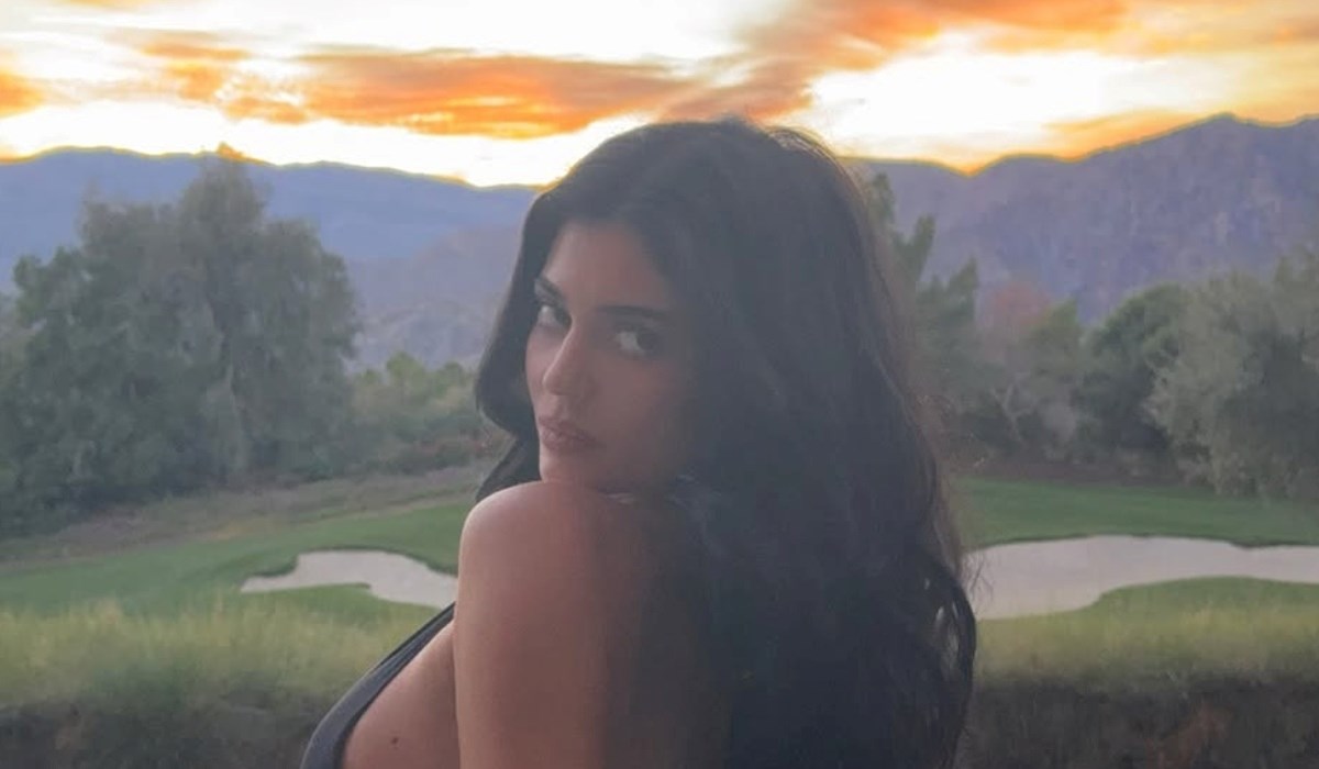 Kylie Jenner pokazala zavidne obline u izazovnoj haljini