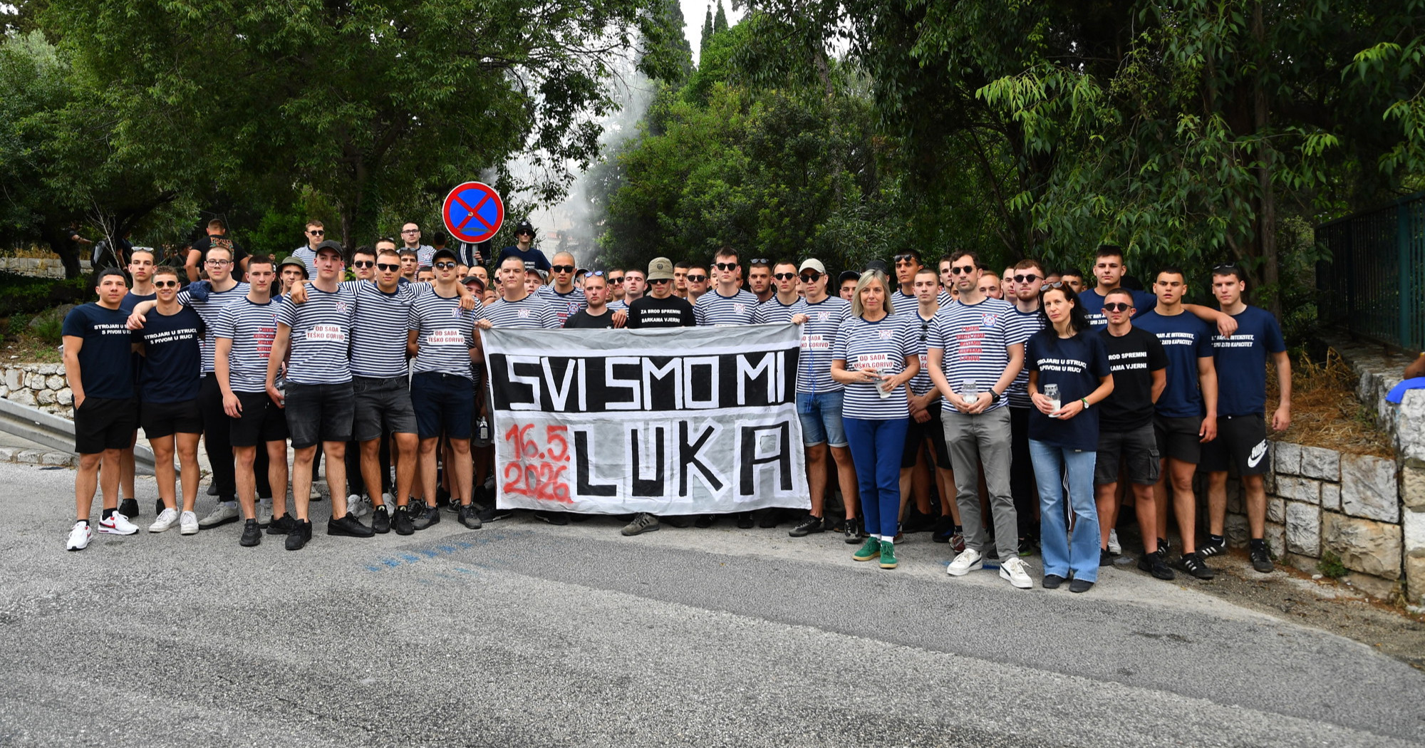 FOTO Dubrovački maturanti dirljivom porukom sjetili se preminulog Luke iz Drniša