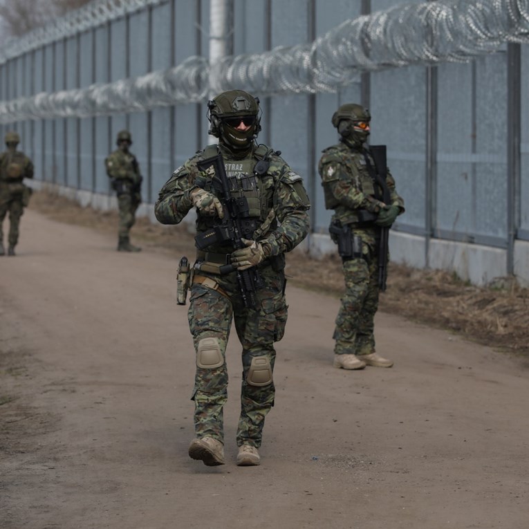 Poljska suspendirala pravo migranata na azil. Kritiziraju ih skupine za ljudska prava