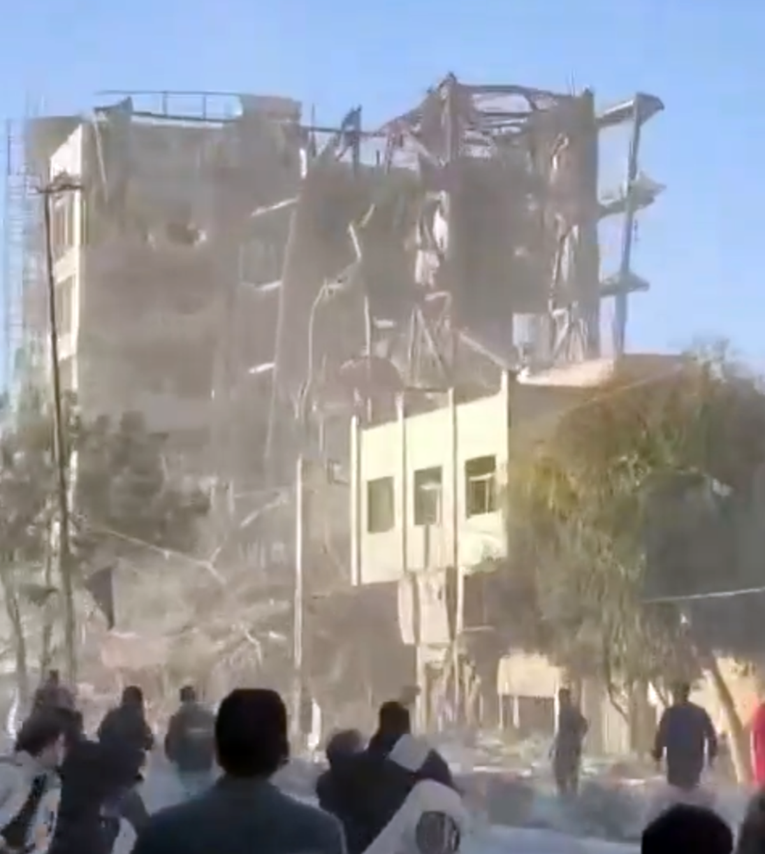 VIDEO Silovit zračni udar na zgradu u kojoj su upravo birali novog vođu Irana
