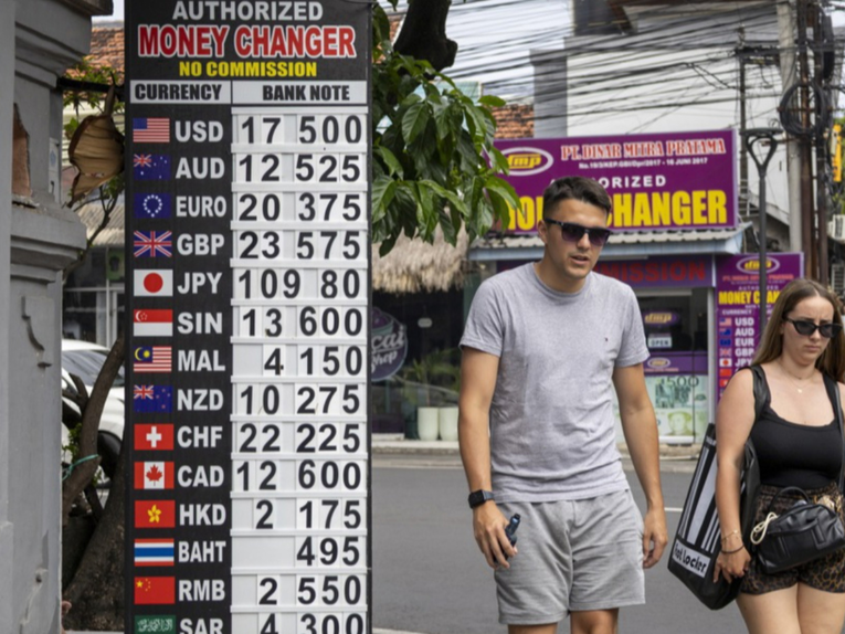 Dolar slabi drugi tjedan zaredom