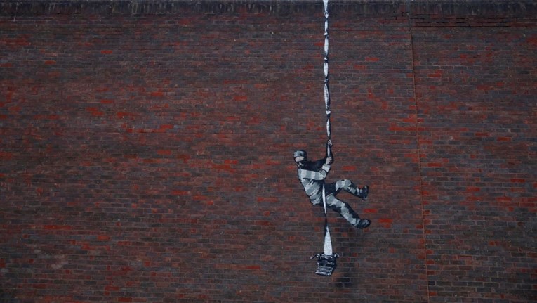 Na zidu bivšeg zatvora osvanuo grafit, ljudi vjeruju da je Banksyjev