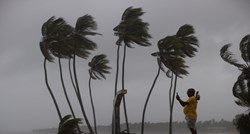 Uragan Fiona stigao do Dominikanske Republike, vjetar rušio stabla i dalekovode
