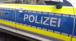 Hrvat u Njemačkoj pivskom bocom oštetio policijski auto