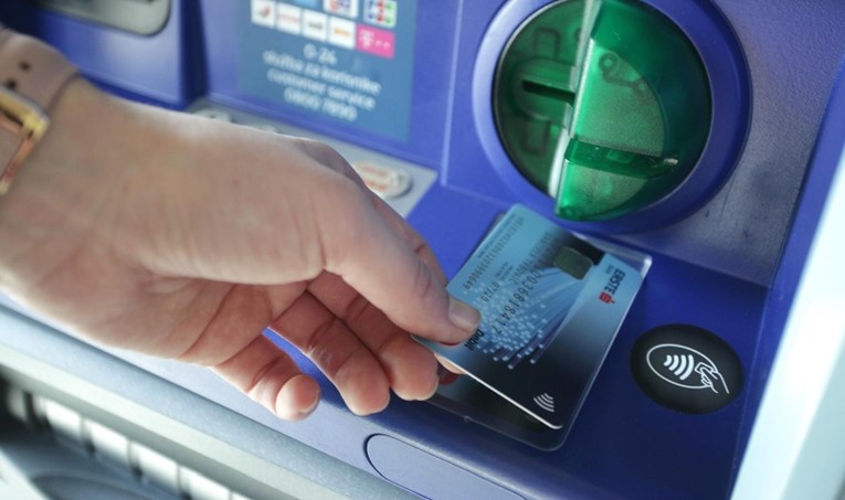 EU uvodi nova pravila za potrošačke kredite, minuse i kartice