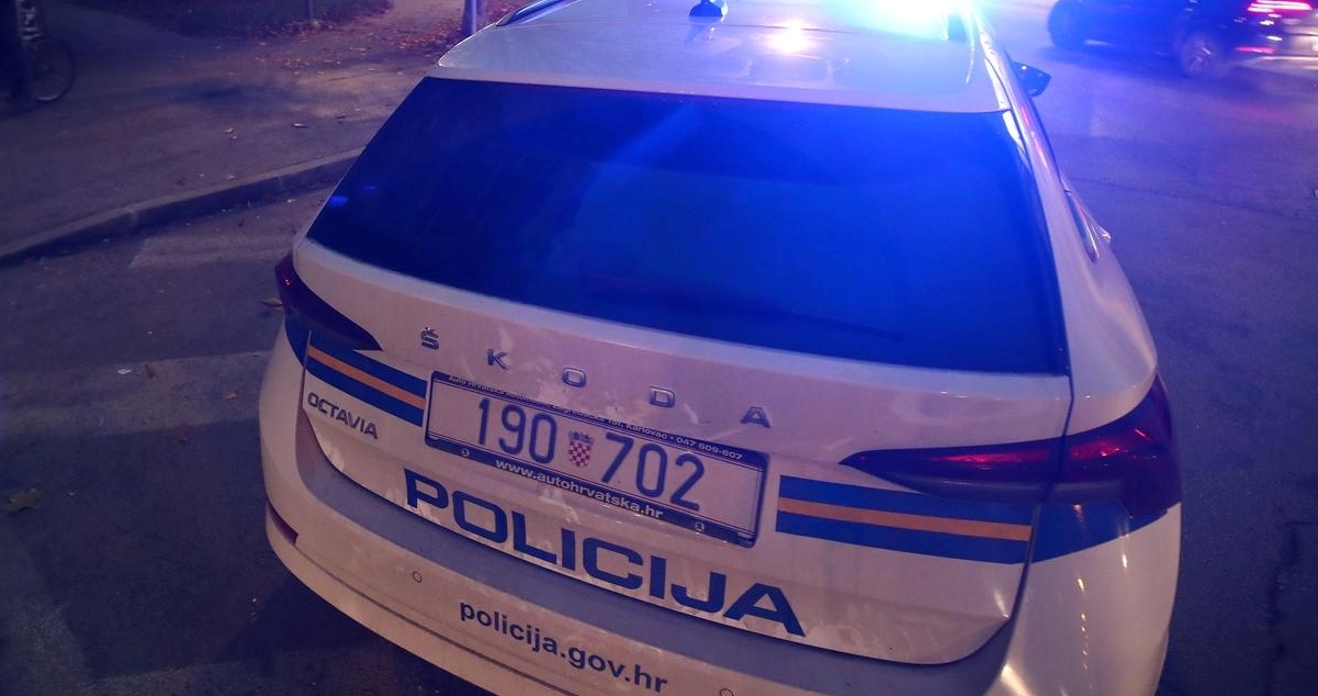 Divljao autom po zagrebačkoj Vukovarskoj ulici pa se zabio u izlog i pobjegao