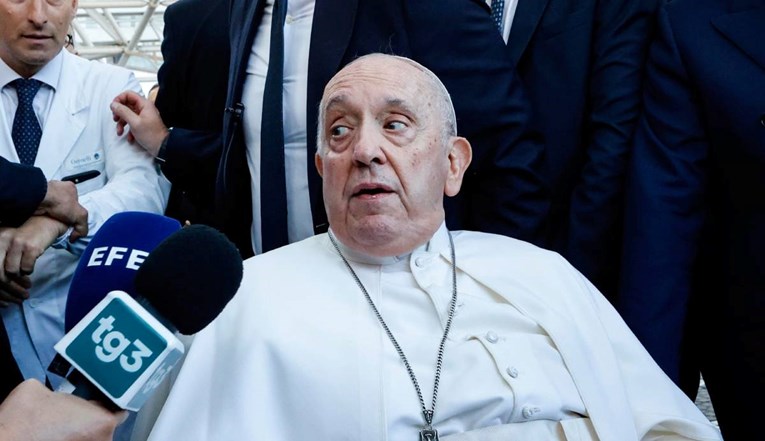 Papa Franjo zbog poteškoća u disanju otkazao govor