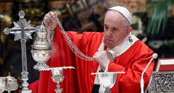 Papa služio misu na Cvjetnicu, zbog pandemije ograničen broj sudionika